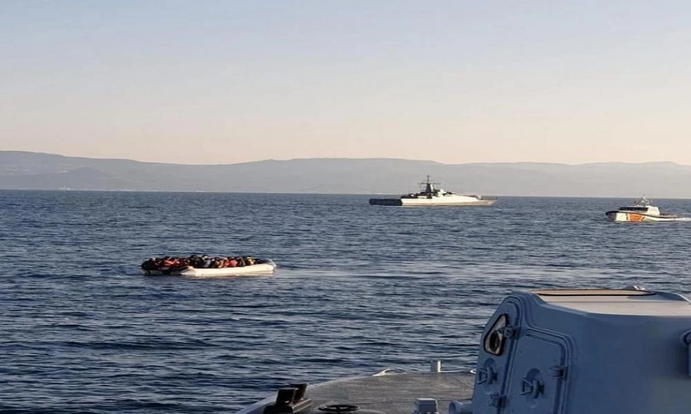 Ουρλιάζουν οι Τούρκοι για ρεσάλτο της FRONTEX μαζί με Έλληνες κομάντος σε ιστιοφόρο για μεταφορά λαθρομεταναστών